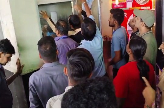 रायपुर रेलवे स्टेशन में बड़ा हादसा टला