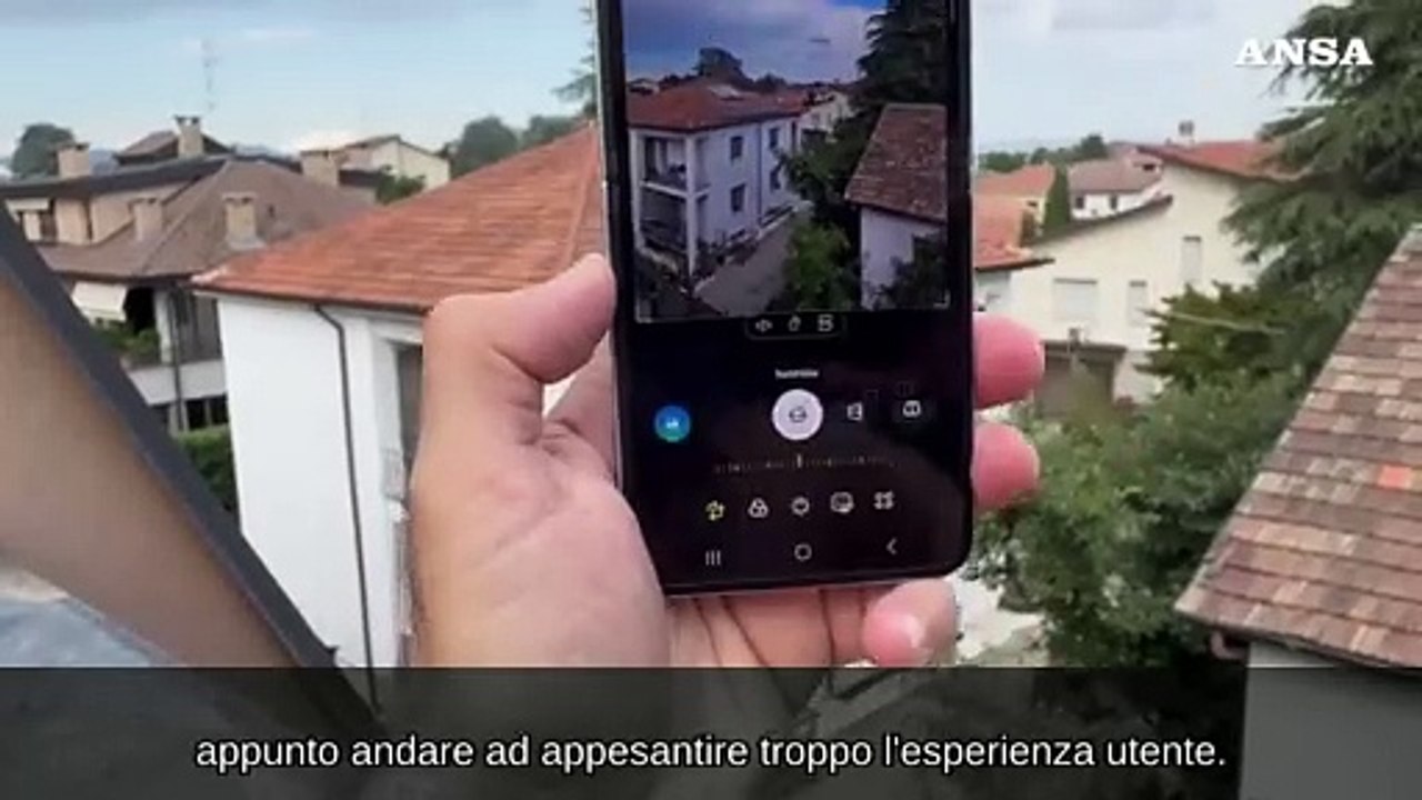 PROVE TECH - Samsung Galaxy Z Flip 6, il nuovo smartphone tra design e IA