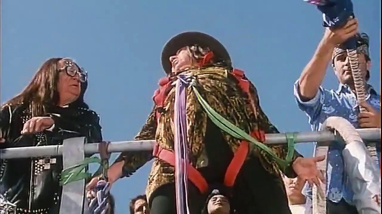 FANTOZZI E UGHINA:DISCOTECA E MOTORINO