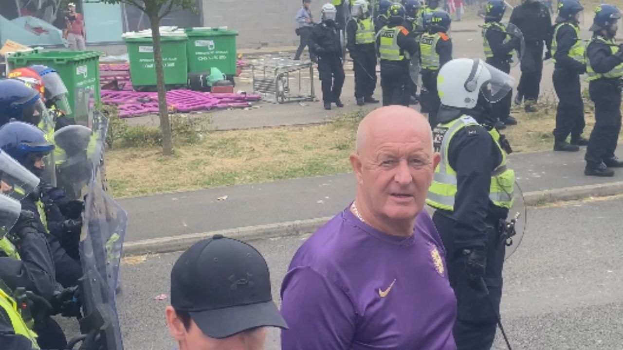 Manvers, Rotherham: Police deployed outside hotel to tackle violent protesters