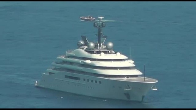 Nelle acque di Capri arriva lo yacht Blue dello sceicco di Abu Dhabi
