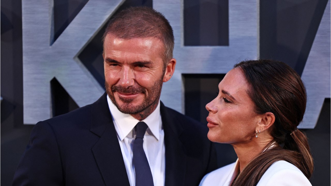 GALA VIDEO - Victoria Beckham moquée par David Beckham et ses enfants : une hilarante vidéo dévoilée