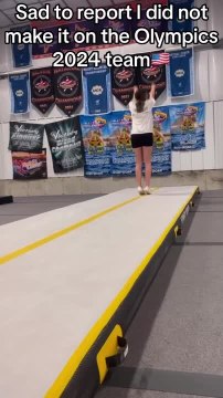 Girl Falls on Her Neck While Attempting Backflip