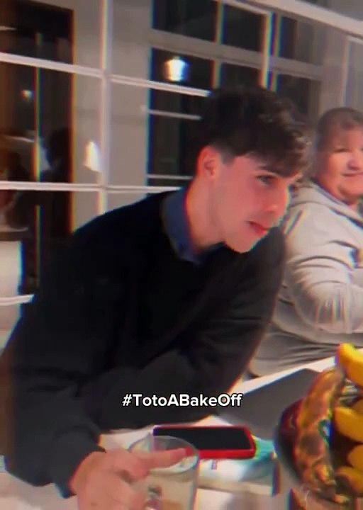 Florencia Peña comenzó la campaña para que su hijo Toto Otero entre a BakeOff
