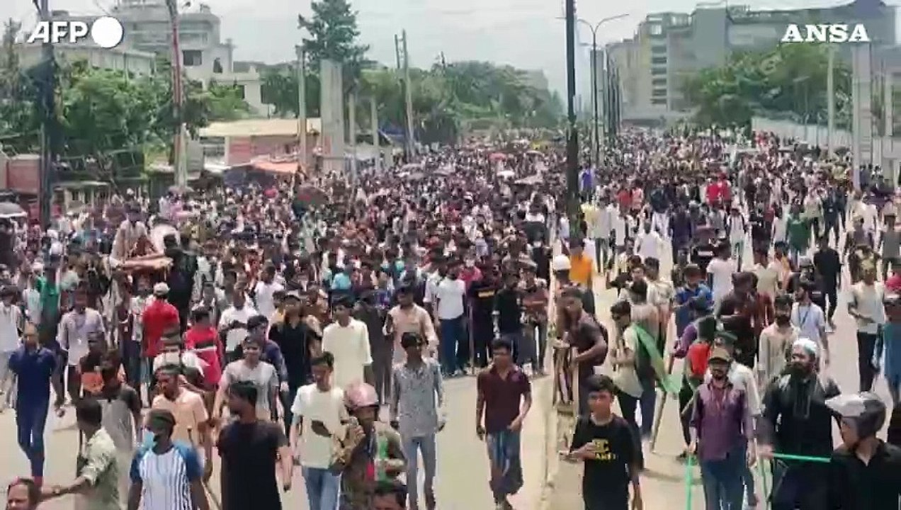 Bangladesh, almeno 50  morti in proteste anti-governative