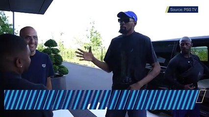 Kevin Durant visits PSG training campus