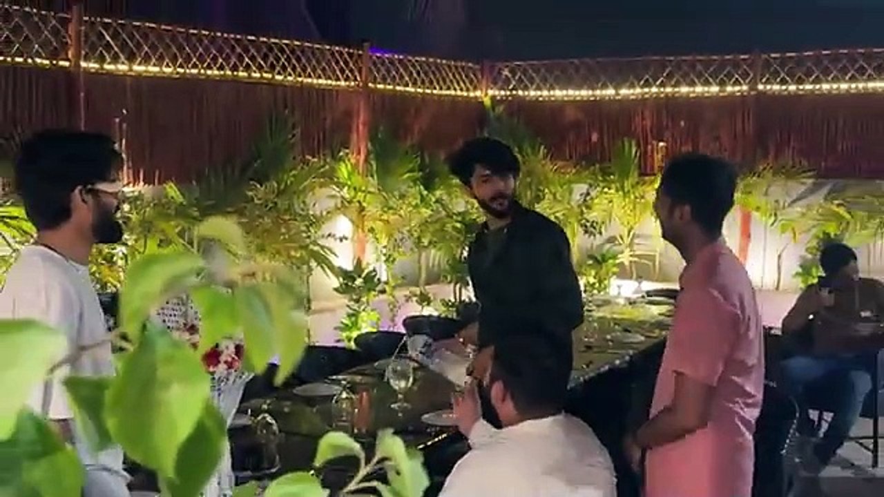 1_million_ki_celebrationRabeeca_Hussain_Ke_event_ki_planingsab_ne_teams_bana_li❤️@RabeecaKhan