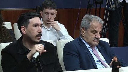 Adorni no supo qué contestar cuando le preguntaron sobre el informe macrista