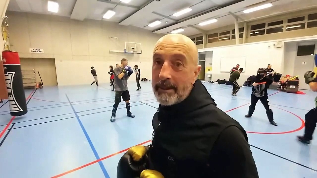 Le Coup de pied Sauté de Côté. (On l'a testé, il marche super bien!) - #CPF 1