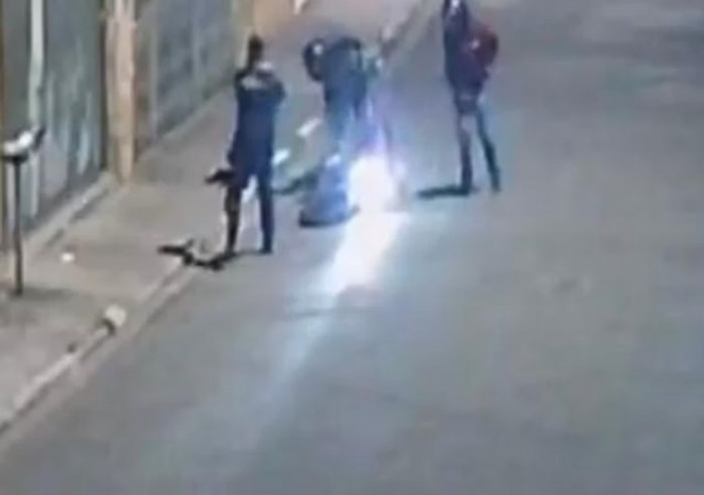 Vítima reage a assalto, toma arma de ladrão e mata ele a tiros