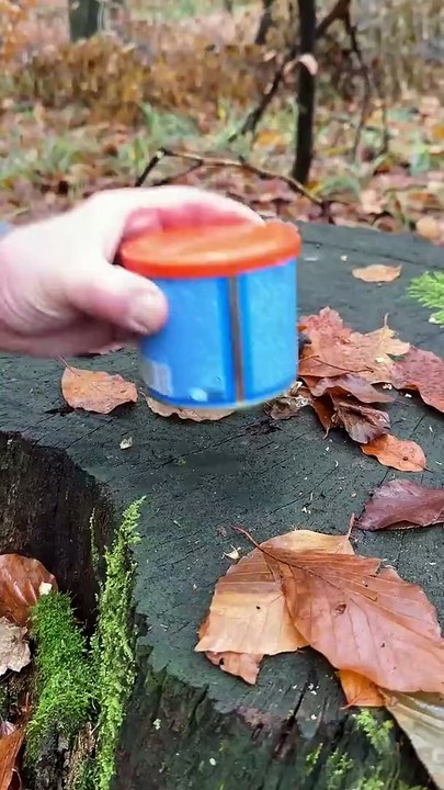 Survival Skills- FIRE STARTER in 1 MINUTE . #survival #camping #lifehacks #skills