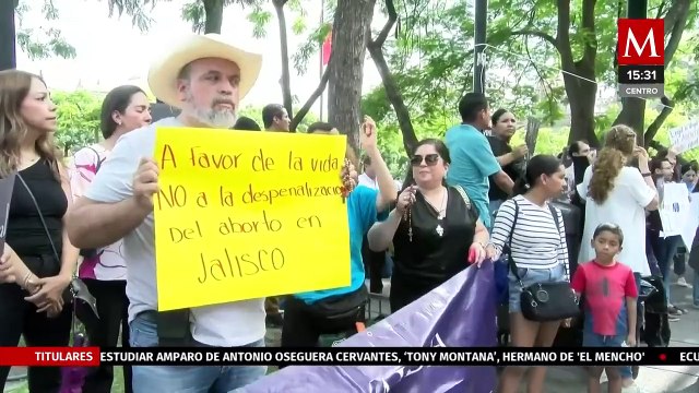 Colectivos provida protestan en el Congreso de Jalisco contra la despenalización del aborto
