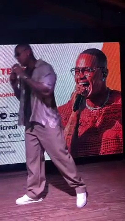 Léo Santana afirma que planejamento dos ensaios de verão já está em andamento: 'A gente não para'
