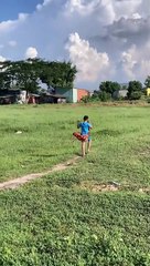 Học trò thầy Thích Minh Tuệ BD 1 ngày chiến 2 con diều ( diều bạch tuộc mini + diều sáo )