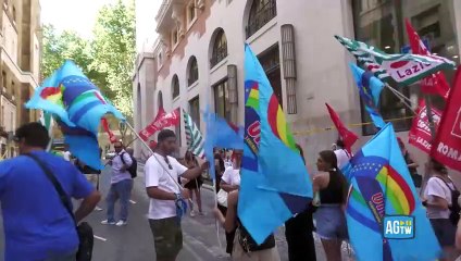 Roma, i lavoratori del Santa Lucia in presidio al MiMit: «Situazione critica, ma continueremo a lavorare»