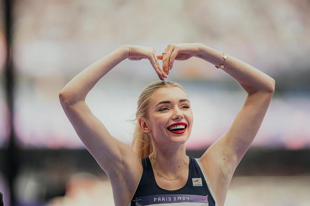 هل تحرش معلق بي إن سبورت باللاعبة القبرصية إيلينا كوليتشنكو؟