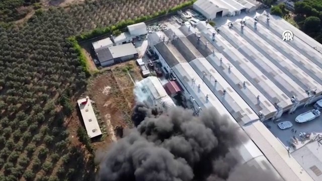 Bursa'da yat fabrikası alev alev yanıyor