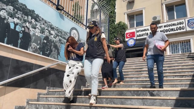 Kadıköy'de evlerden ziynet eşyası çalan şüpheliler yakalandı