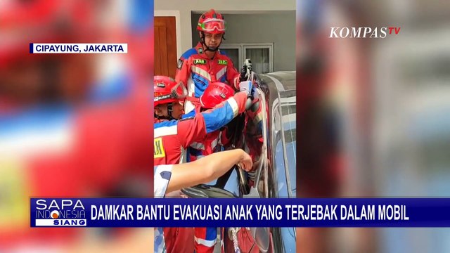 Damkar Cipayung Evakuasi Bocah Terjebak dalam Mobil