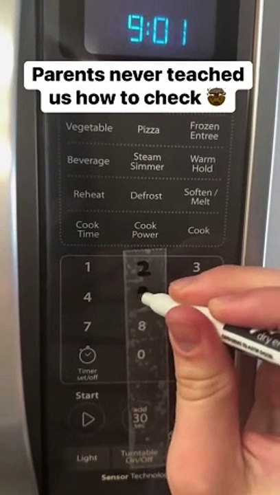 Rather safe than sorry! Pay attention to these hotel safety tips. You never know when you might need them #waitforit#noway#safety#lifehacks