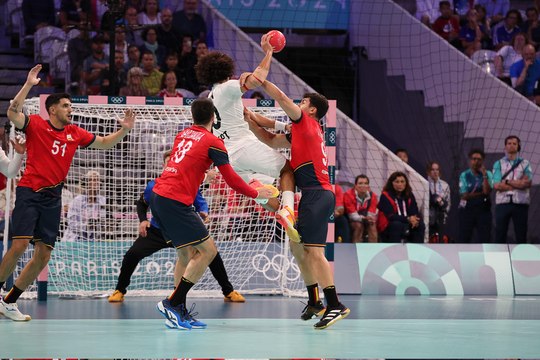 المنتخب الإسباني يتأهل إلى نصف النهائي بعد فوزٍ صعب وشاقٍ أمام المنتخب المصري المميز والرائع