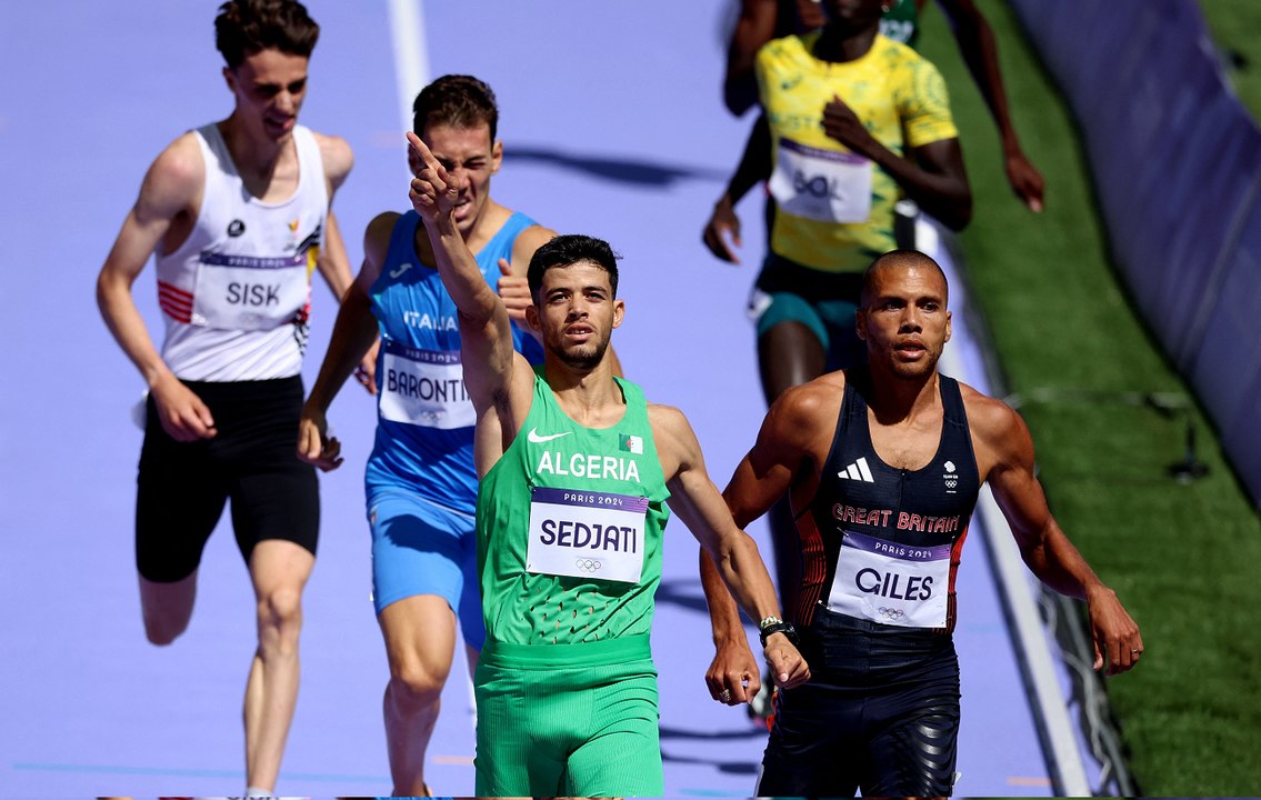 الجزائري جمال سيجاتي يتأهل إلى نصف نهائي سباق 800 متر