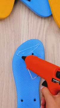 DIY Spider-Free Shoe Storage: Keep Creepy Crawlies Out #123go #food #crafts