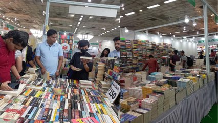 दिल्ली के प्रगति मैदान में लगा बुक फेयर, प्रकाशक बोले प्रिंट किताबों का बढ़ा क्रेज