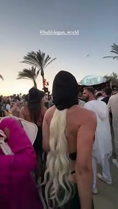 Τούνη: «Σκόρπισε εγκεφαλικά» στη Μύκονο με τις...