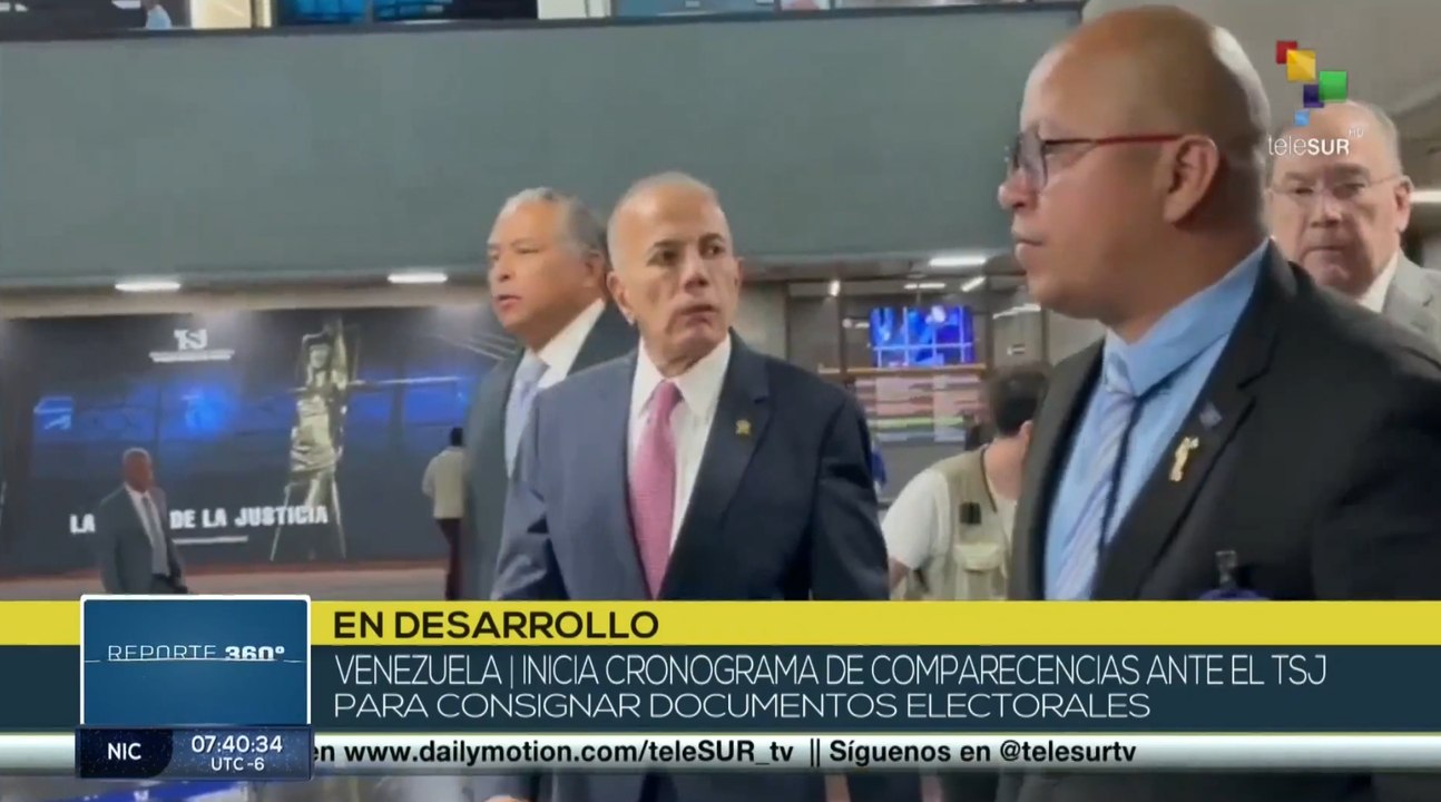 Partidos políticos venezolanos consignan documentos electorales