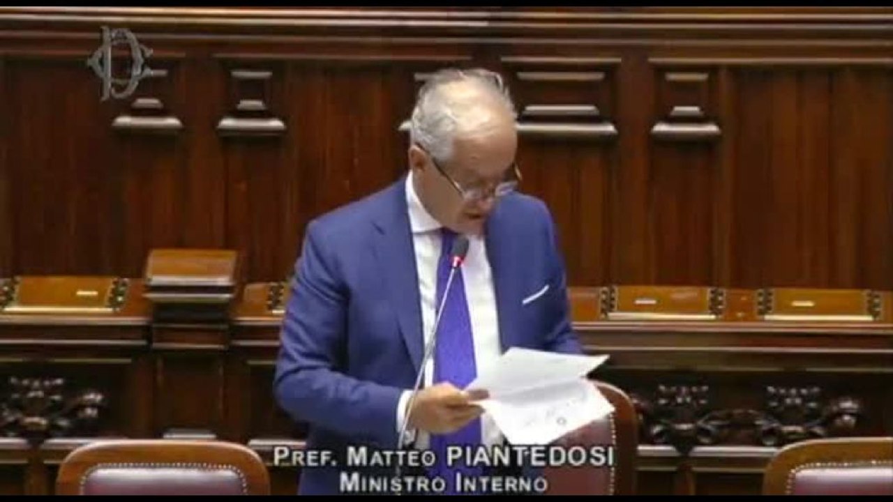 Migranti, Piantedosi: sbarchi diminuti del 63% rispetto al 2023