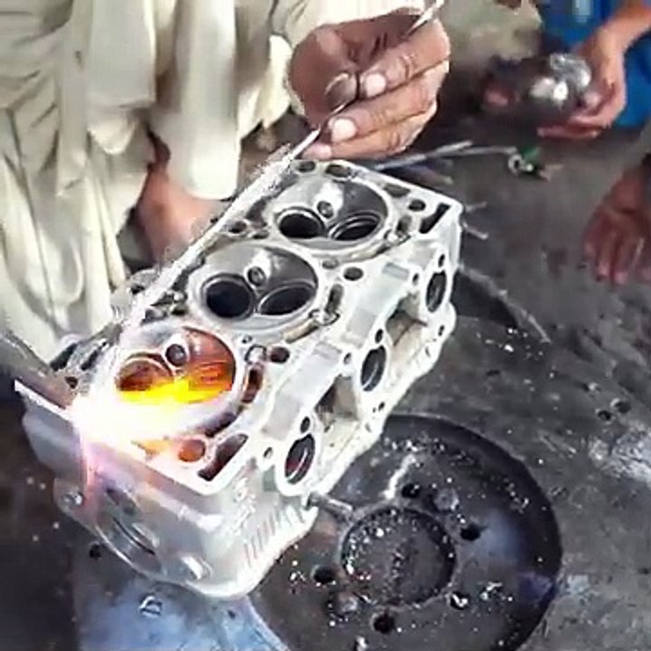 3 सिलेंडर कार इंजन हेड का रिसर्फेसिंग अद्भुत