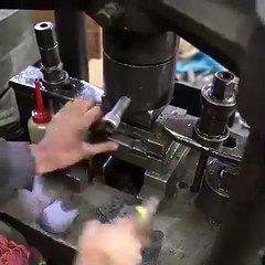 सेफ्टी पैडलॉक फ़ैक्टरी में बनाए जाते हैं