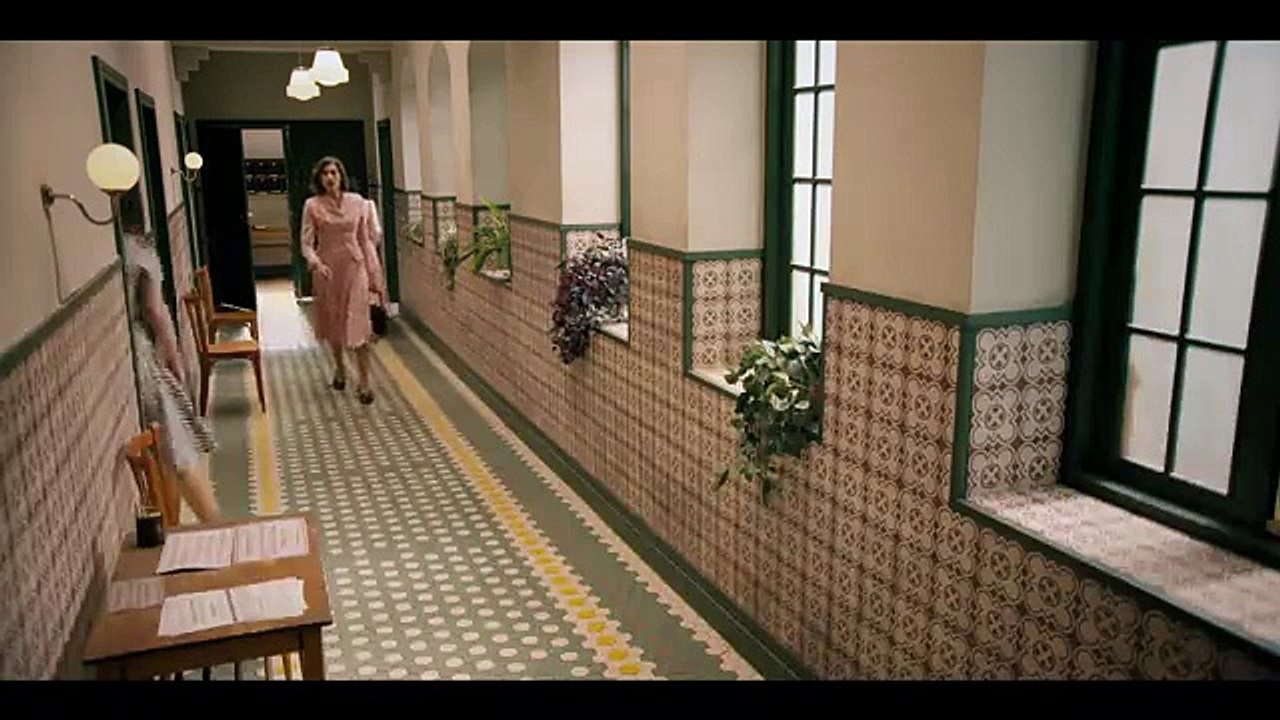 Sueños de libertad Cap 117 ¡Descubiertas! Isabel pilla a Marta y Fina besándose en la colonia