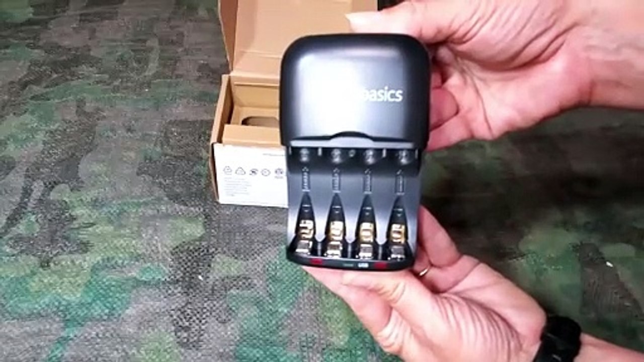 Rechargeable Battery Charger - AA & AAA Batteries - Amazon Basics