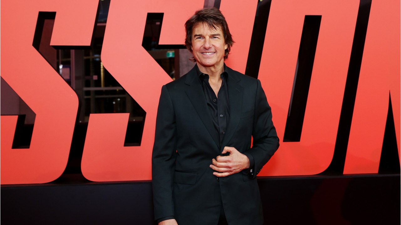GALA VIDÉO - Tom Cruise en couple avec une chanteuse de 25 ans ? L’intéressée met les choses au clair !