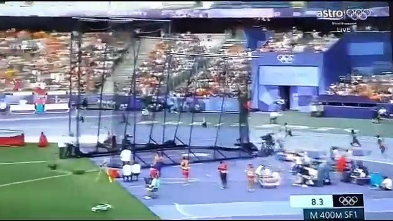 Quincy hall-Trinidad and Tobago_s Jereem Richards qualifies for the 400m finals at the Olympics after a second place finish in the semifinals with 44.33 behind America_s Quincy Hall_s