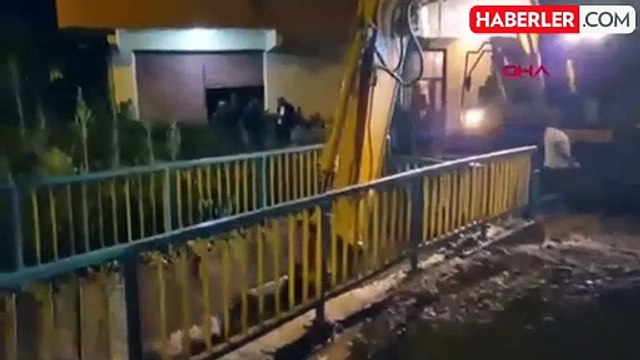Trabzon'un Of ilçesinde sağanak nedeniyle sel ve su baskınları