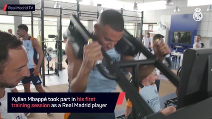 Télécharger la video: Kylian Mbappe trains for the first time as a Real Madrid player