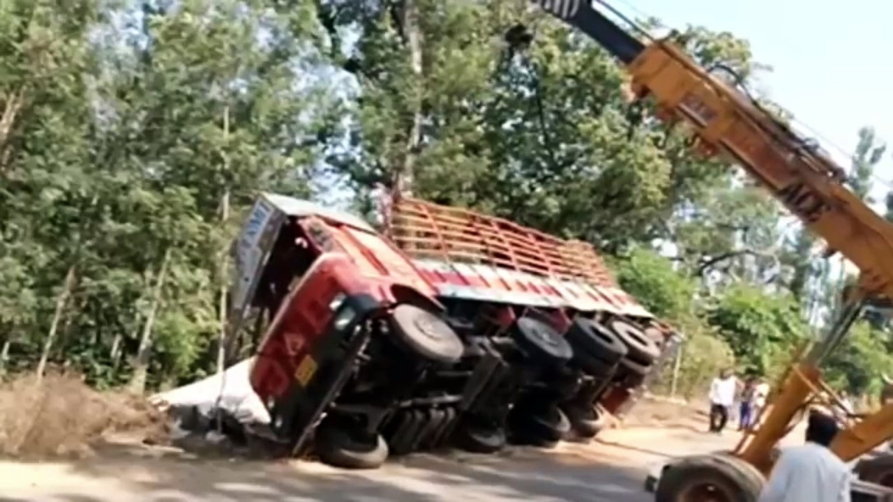 Try not to laugh idiot workers
