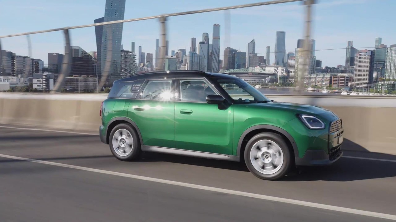 The new Mini Countryman E Driving Video