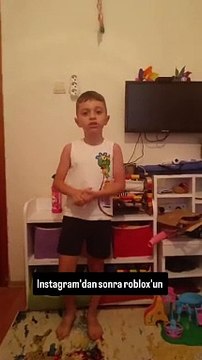 Ama yine de iyi ilerledim repliği ile tanınan Poyraz, Roblox'a getirilen erişim engeline tepki gösterdi
