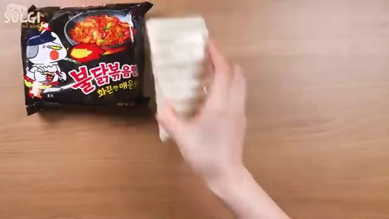 ASMR_MUKBANG__직접_만든_떡볶이_양념치킨_김밥_먹방___레시피_FRIED_CHICKEN_AND_Tteokbokki_EATING(360p)