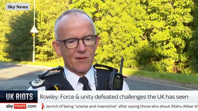 Met chief hails 'show of unity' from communities and police 'force' as far-right disorder fails to appear