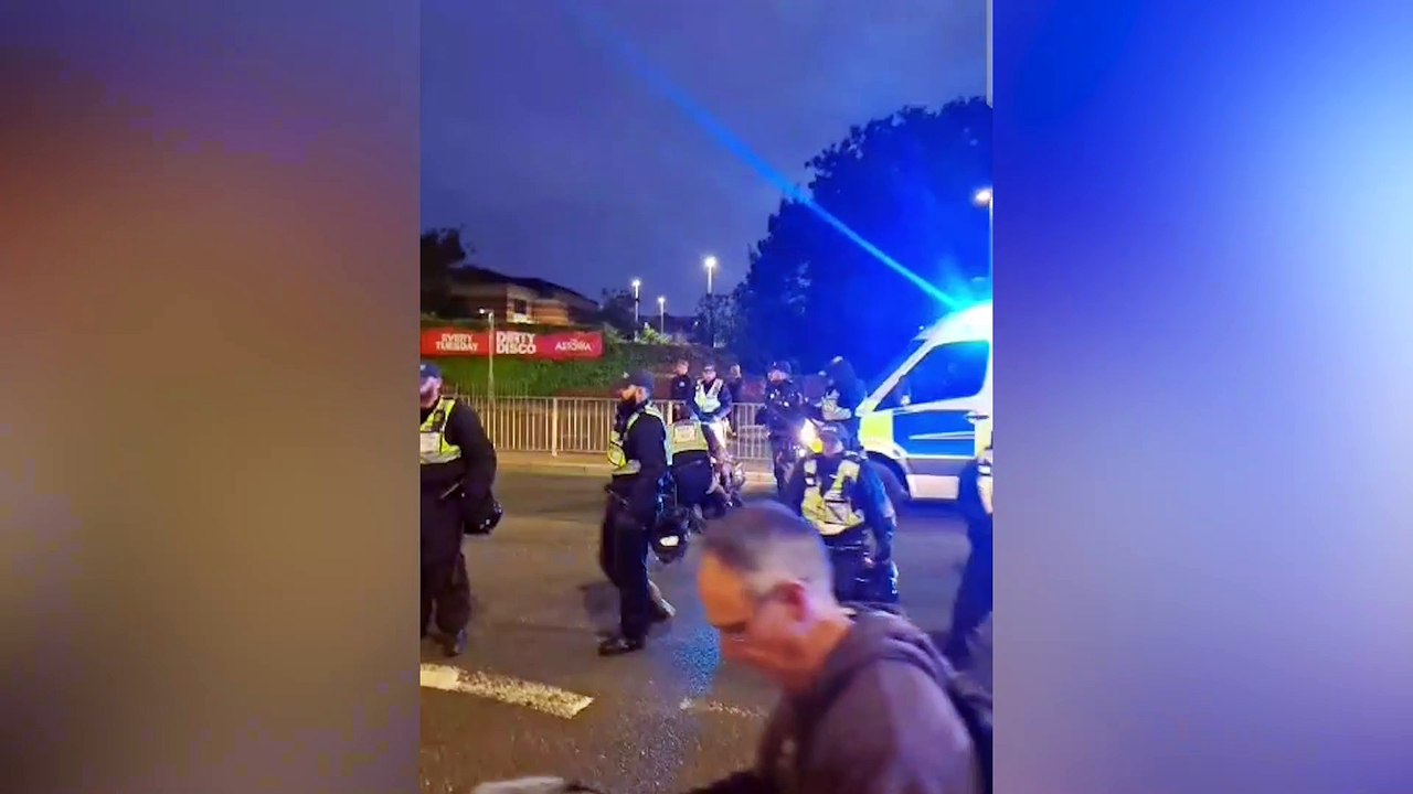 Boy arrested at Portsmouth anti-immigration protest - M275 blocked
