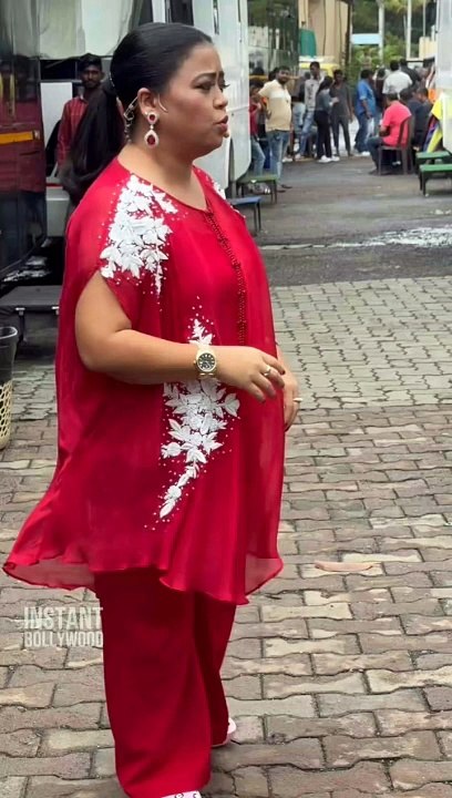 Bharti Singh Bringing the fun and masti on the set..