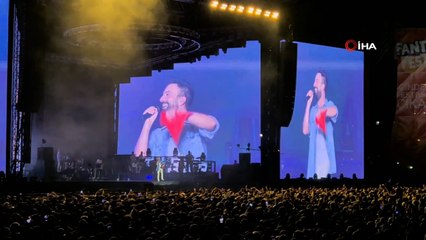Megastar Tarkan havlusunu hayranlarına attı: Terim mis gibi kokuyor