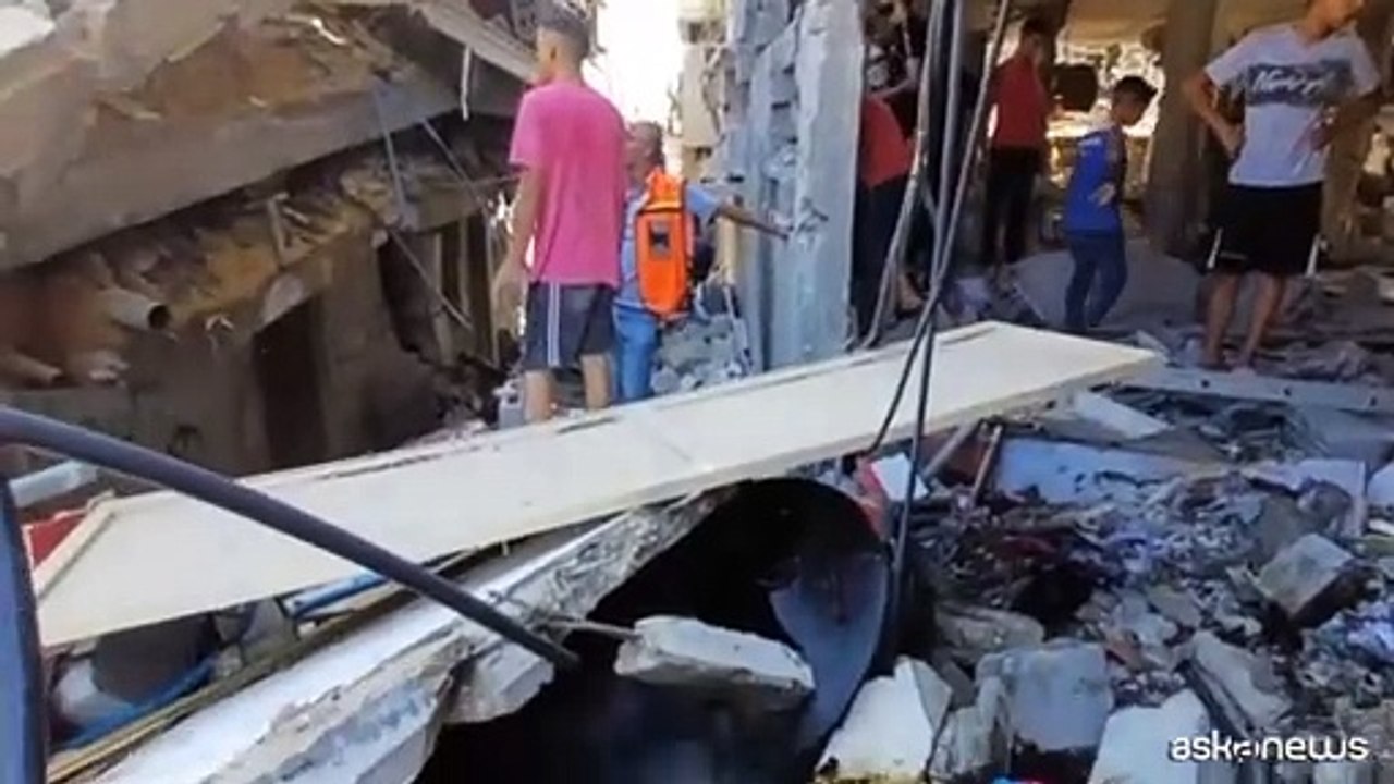 M.O., attacco israeliano a un campo profughi a Gaza: 15 morti