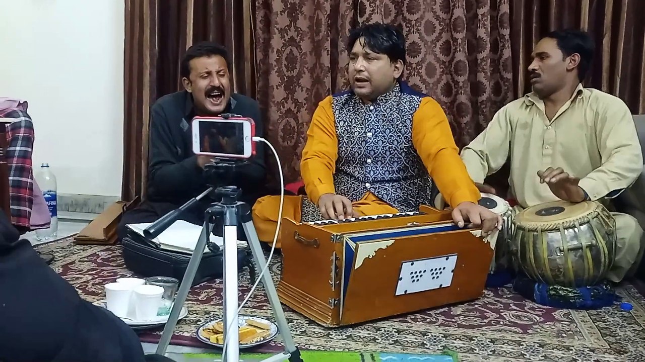 Bahr Do Johli Meri Ya Muhammad by Street Singers Best Quwali