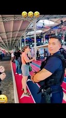 Insolite : Laurent Baffie piège des policiers